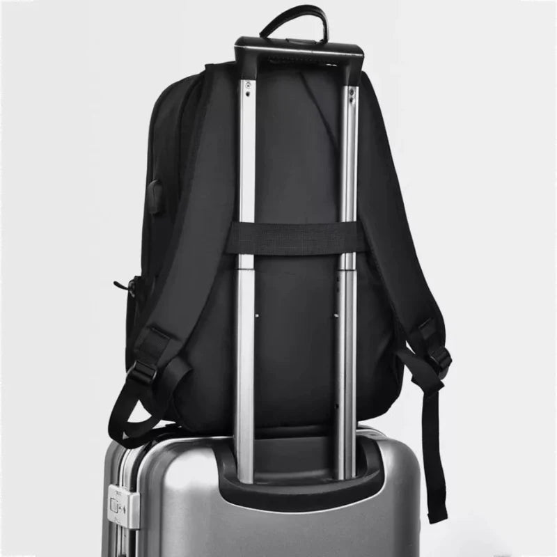 Sicherer Und Geräumiger Wasserdichter Reiserucksack Mit Usb Aufladung